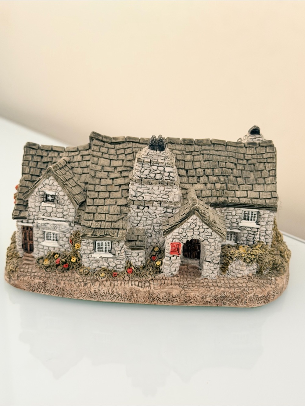 Vintage Lilliput Lane "Tintagel" Cornwall Old Post Office Figurine 1984